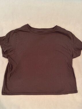Universal Thread Women's Short Sleeve Tee in Chocolate Brown